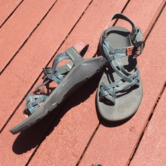 Women’s Chacos size 7 - Picture 2 of 2